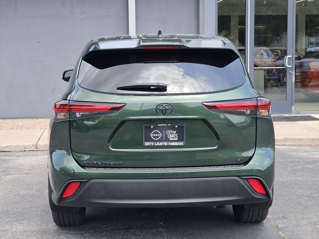 Used 2024  Toyota LE image 6