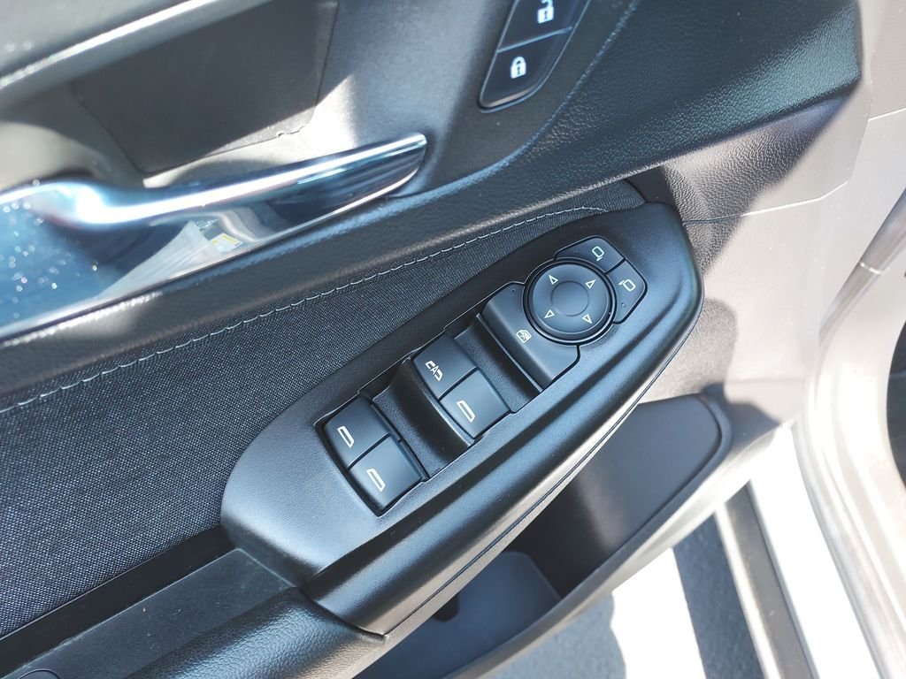 Used 2023 Gray Chevrolet ACTIV image 19
