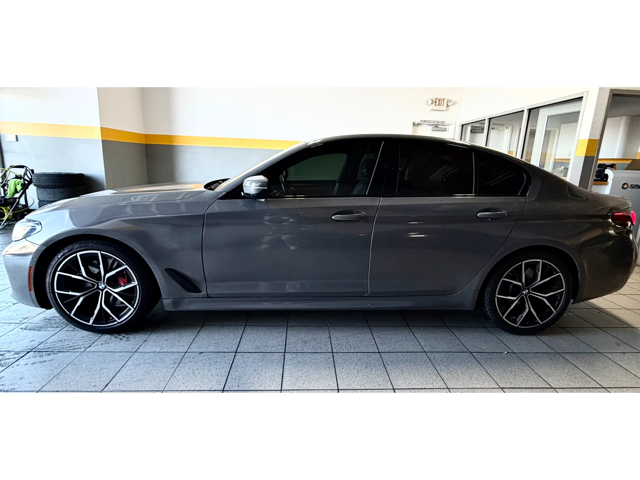Used 2022 Bernina Grey Amber Effect Metallic BMW 530i image 12