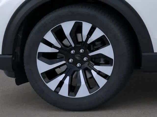 New 2026 Star White Metallic Tri-Coat Ford Platinum image 19