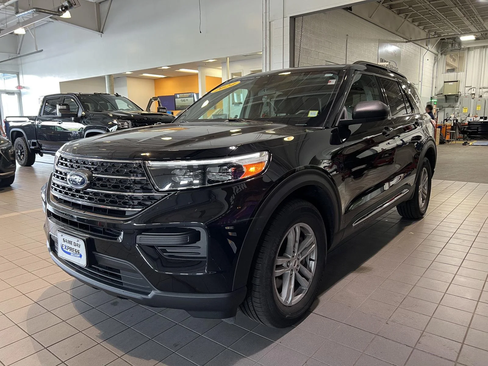 Used 2024 Agate Black Ford XLT image 4