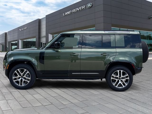 New 2026 Woolstone Green Land Rover X-Dynamic SE image 2