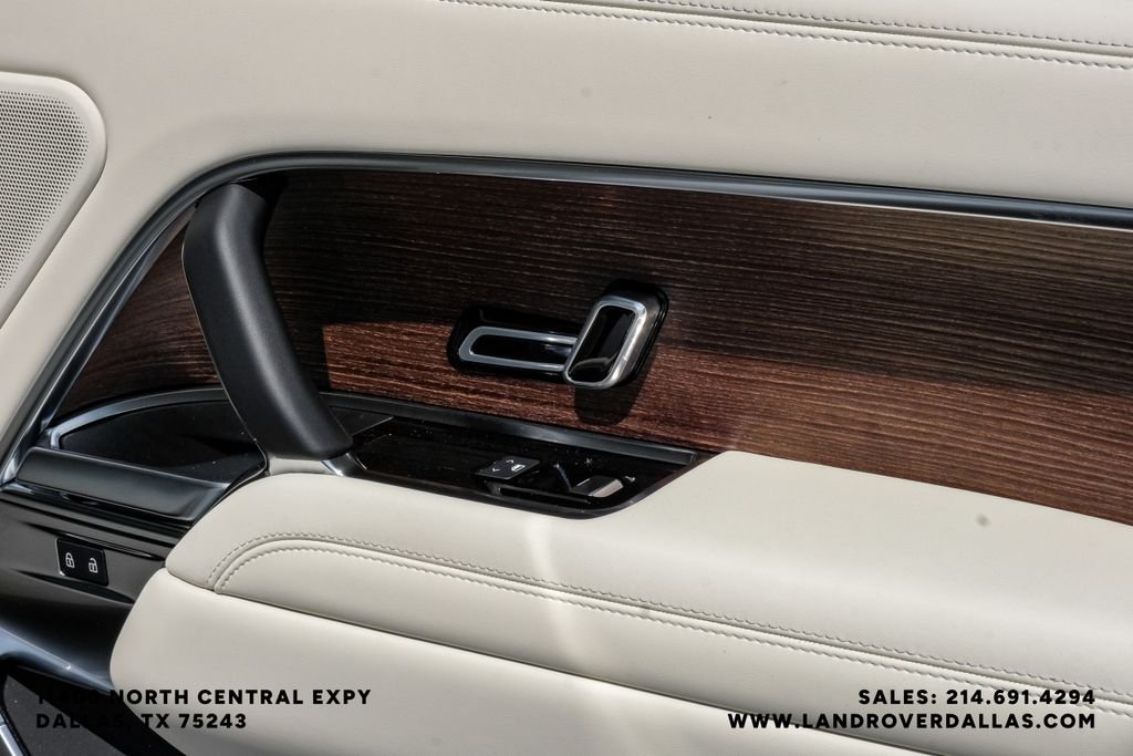 New 2027 Fuji White Land Rover SE image 48