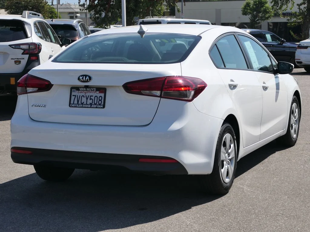 Used 2017 White Kia LX image 3