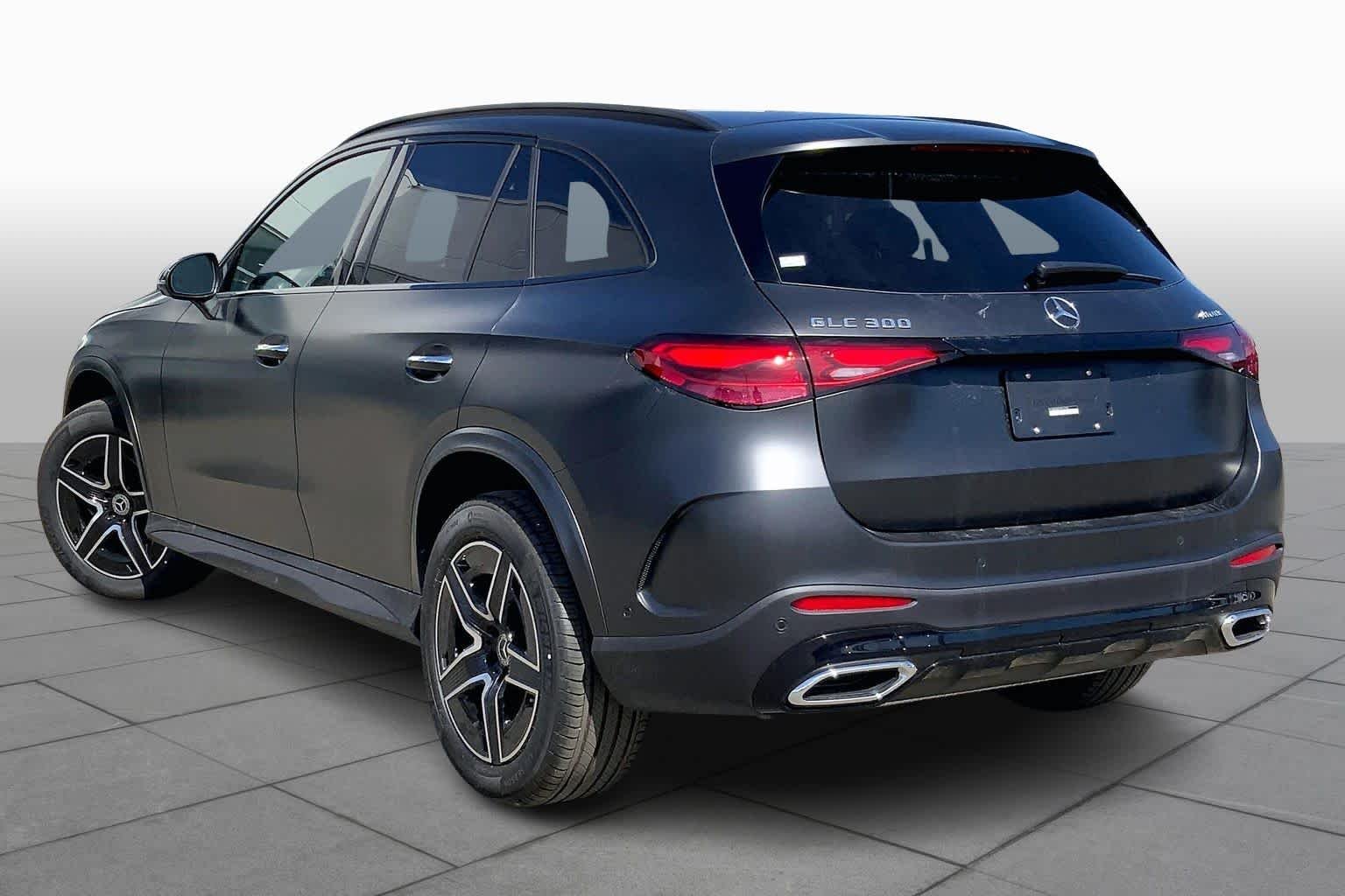 New 2026 MANUFAKTUR exclusive graphite grey magno Mercedes-Benz GLC 300 image 4