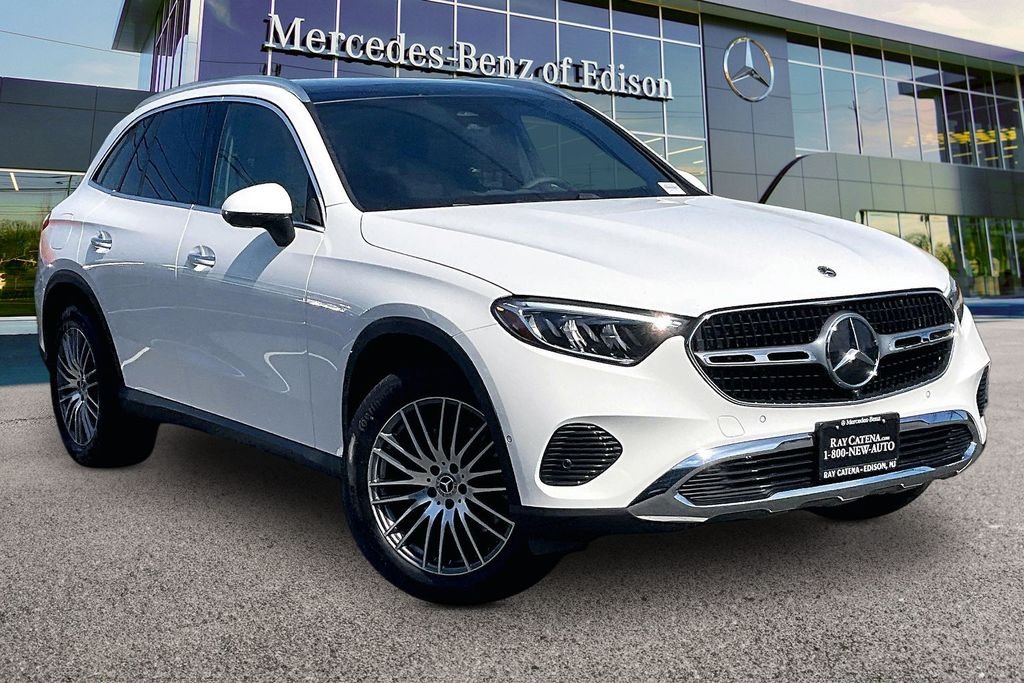 New 2026 Polar White Mercedes-Benz GLC 300 image 1