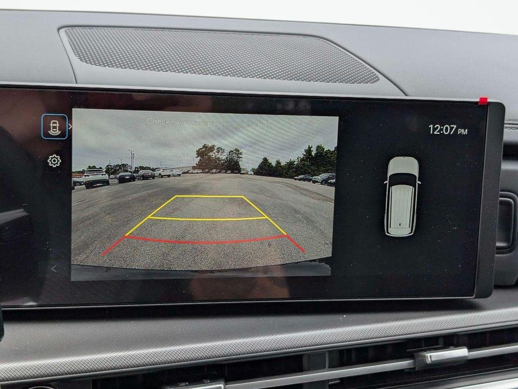 New 2026 Black Hyundai SE FWD image 18