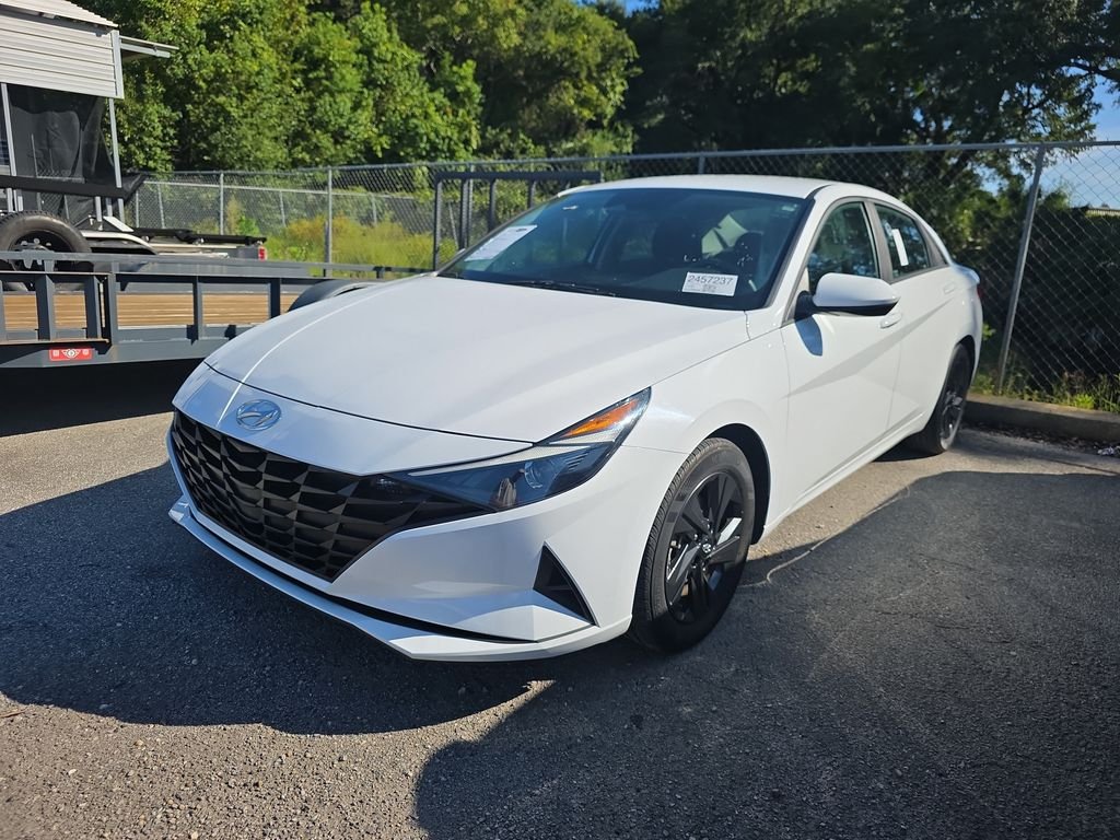 Used 2022 Ceramic White Hyundai Blue image 3
