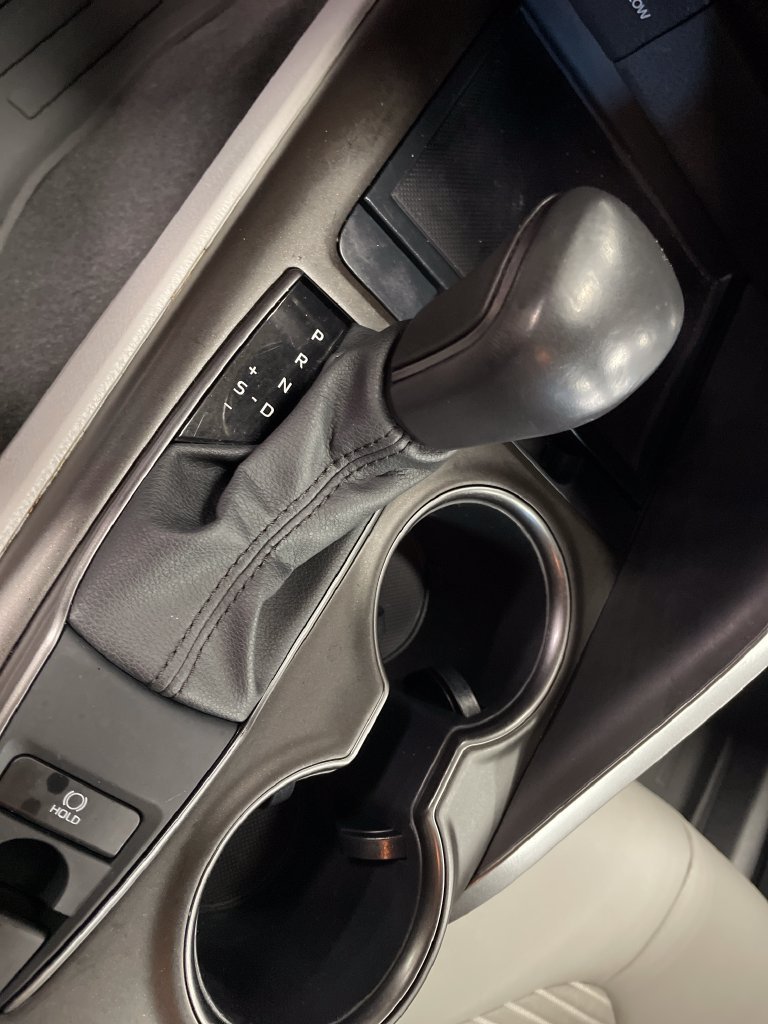 Used 2021  Toyota SE image 18