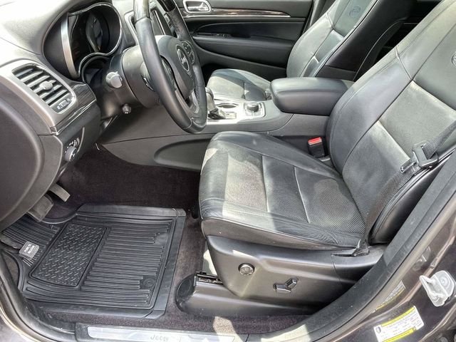 Certified Used 2018 Granite Crystal Clearcoat Metallic Jeep Overland image 7
