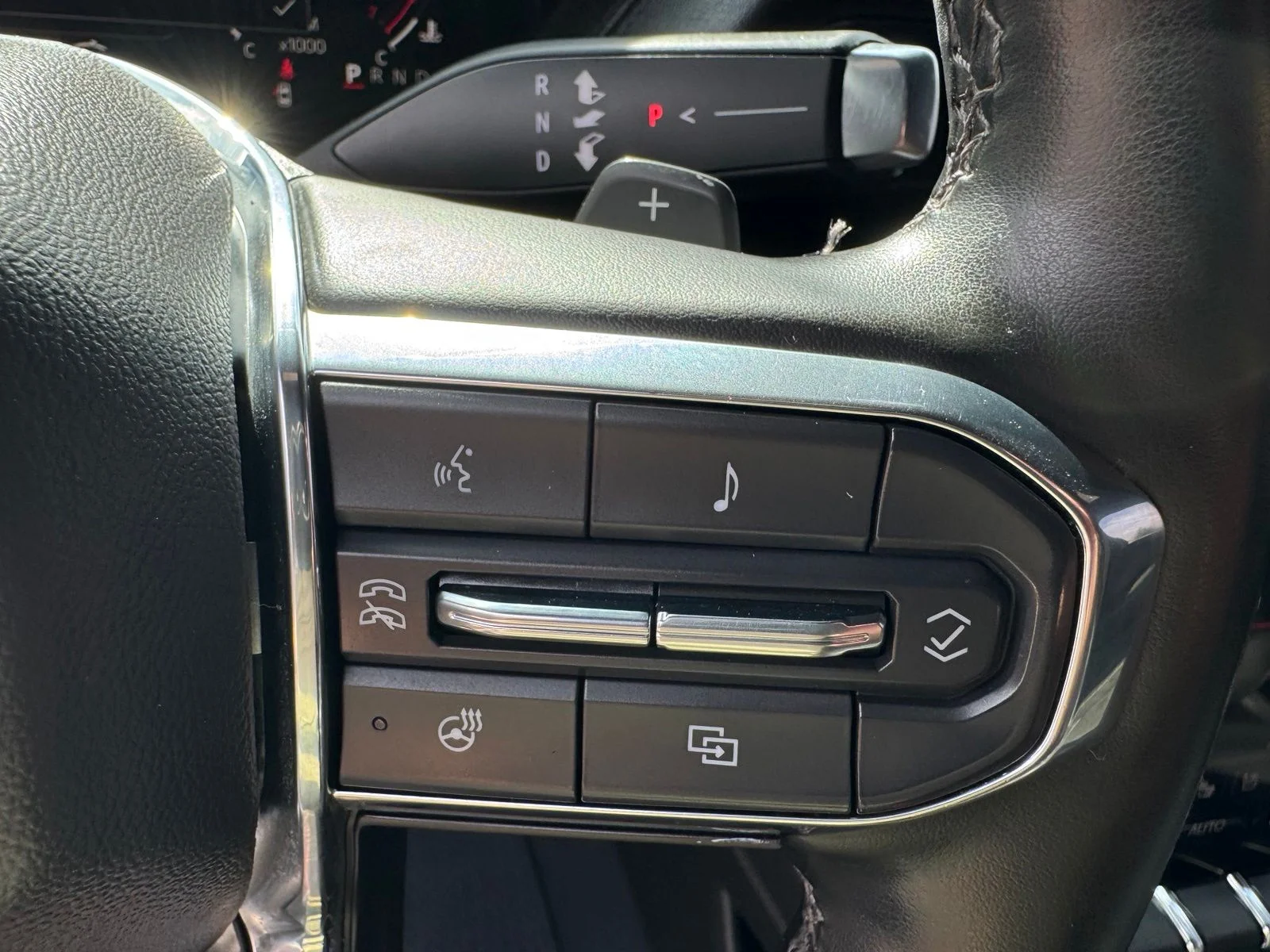 Used 2025 Silver GMC Denali image 21