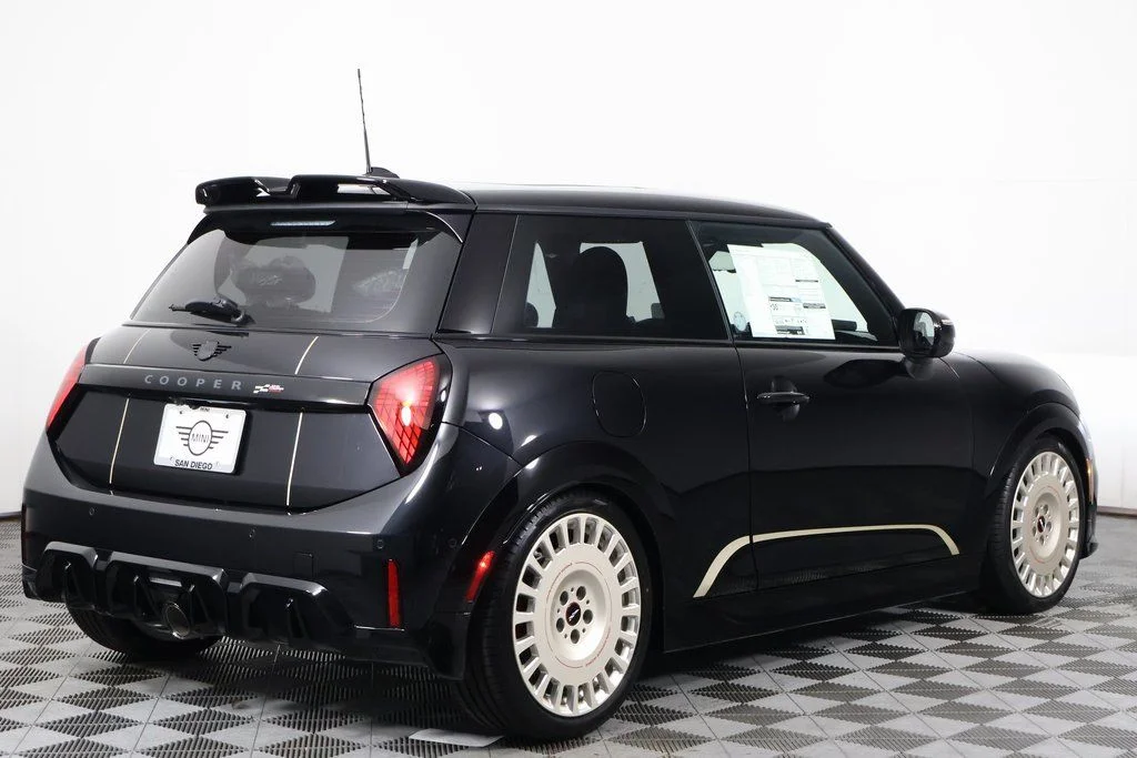 New 2027  MINI Iconic image 2