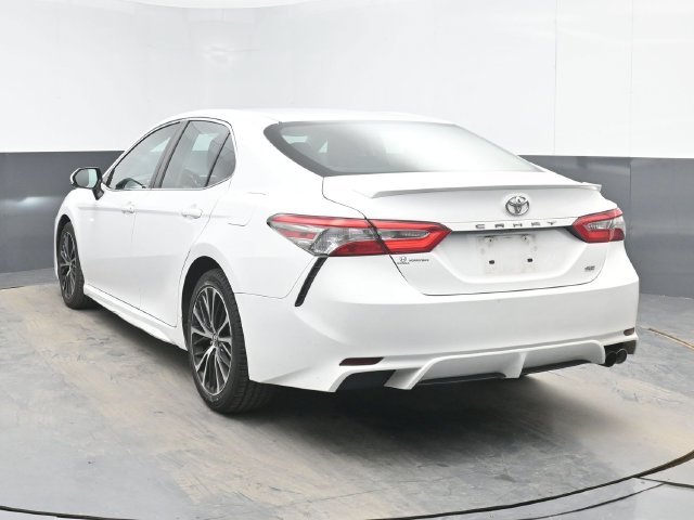 Used 2018 White Toyota SE image 6