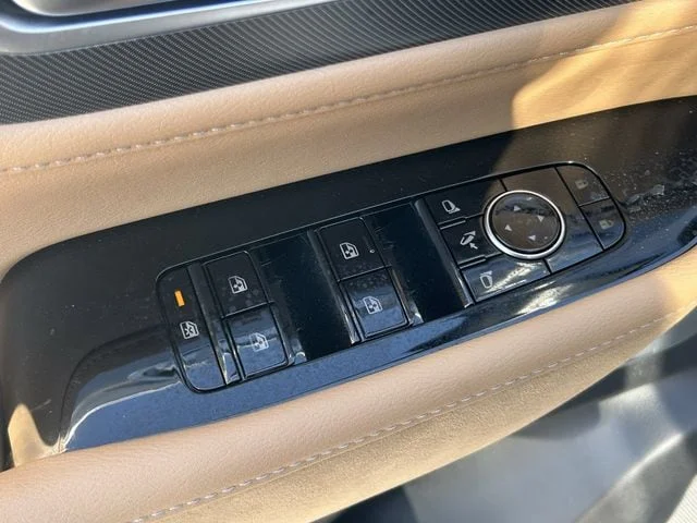 New 2027 RADIANT WHITE INFINITI Luxe 4WD image 23
