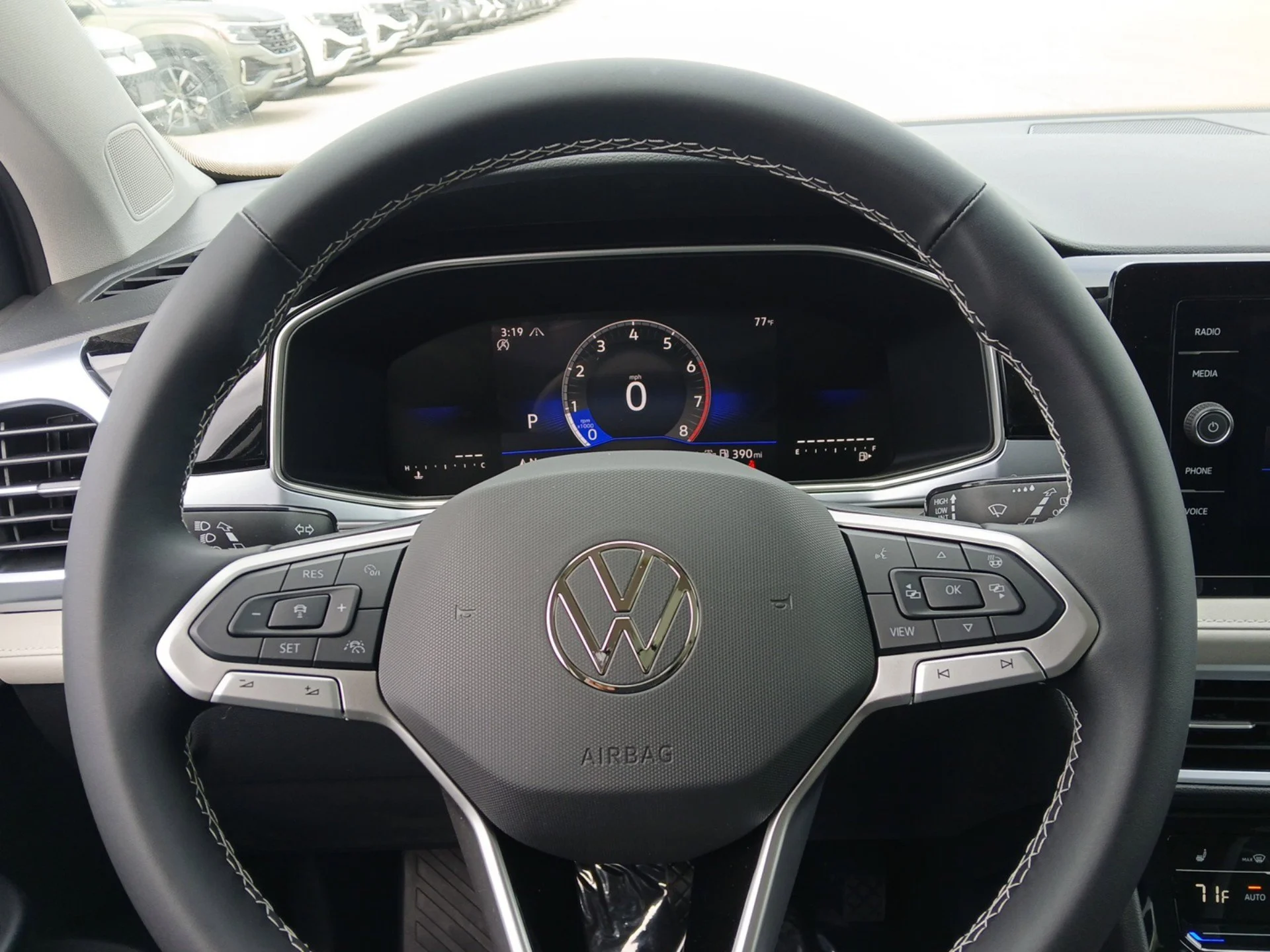 New 2026 Deep Black Pearl Volkswagen 1.5T SE image 11