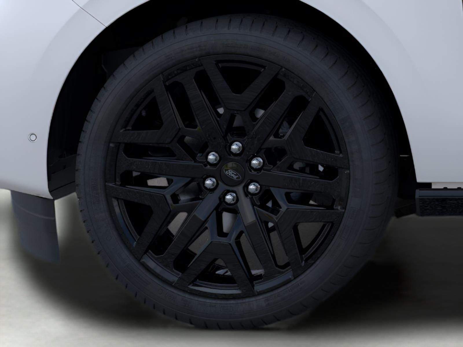 New 2026 Star White Metallic Tri-Coat Ford Platinum® image 19
