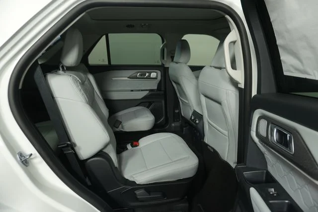 New 2026 Star White Metallic Tri-Coat Ford Platinum™ image 31