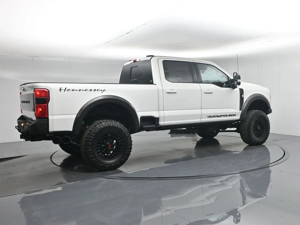New 2026 Star White Metallic Tri-Coat Ford Lariat image 31