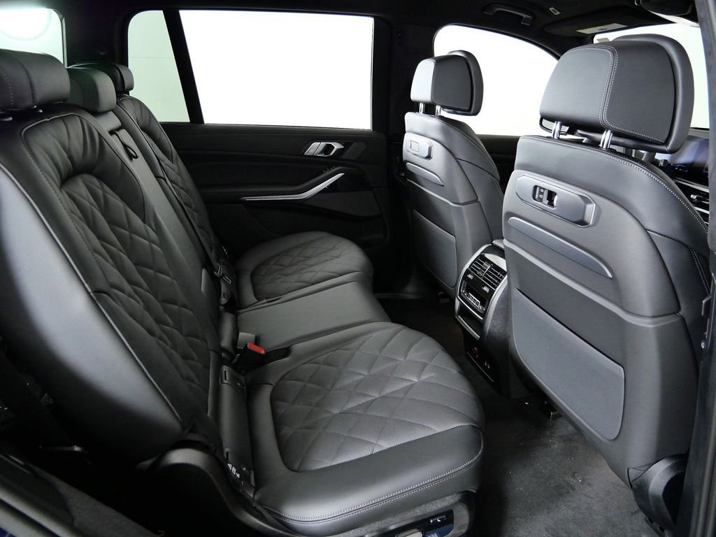 2026 BMW X7 40i - Photo 26