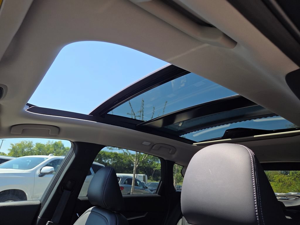 Used 2025 Black Obsidian INFINITI LUXE image 8