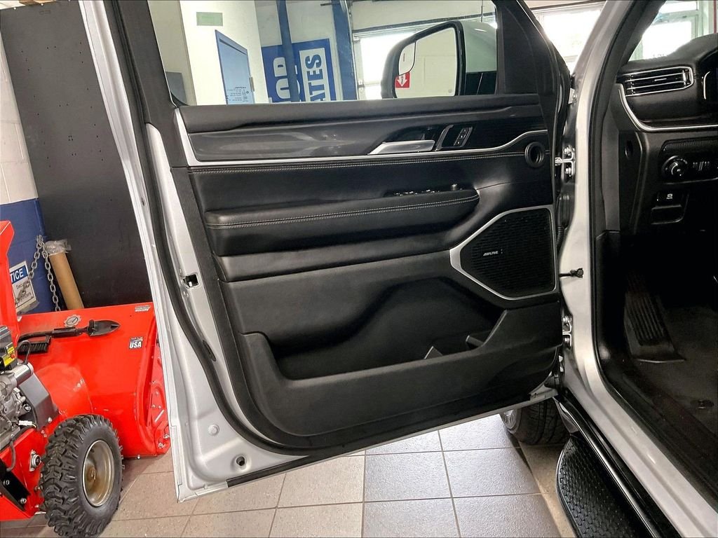 Used 2022 Silver Jeep Series I image 9