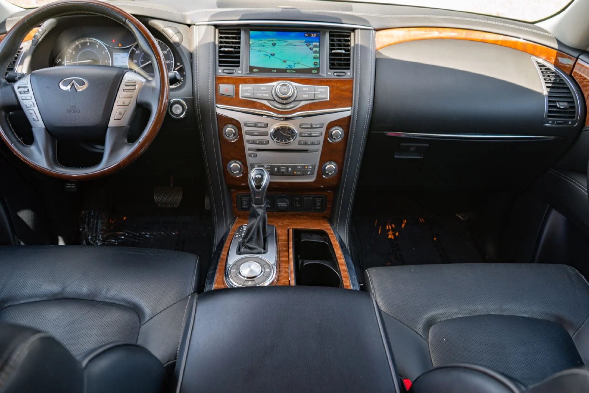 Used 2019 Silver INFINITI LUXE image 17