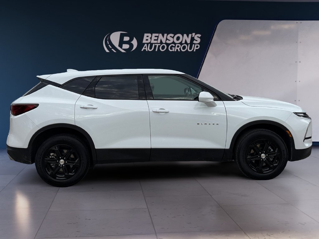 Used 2025 White Chevrolet LT image 6