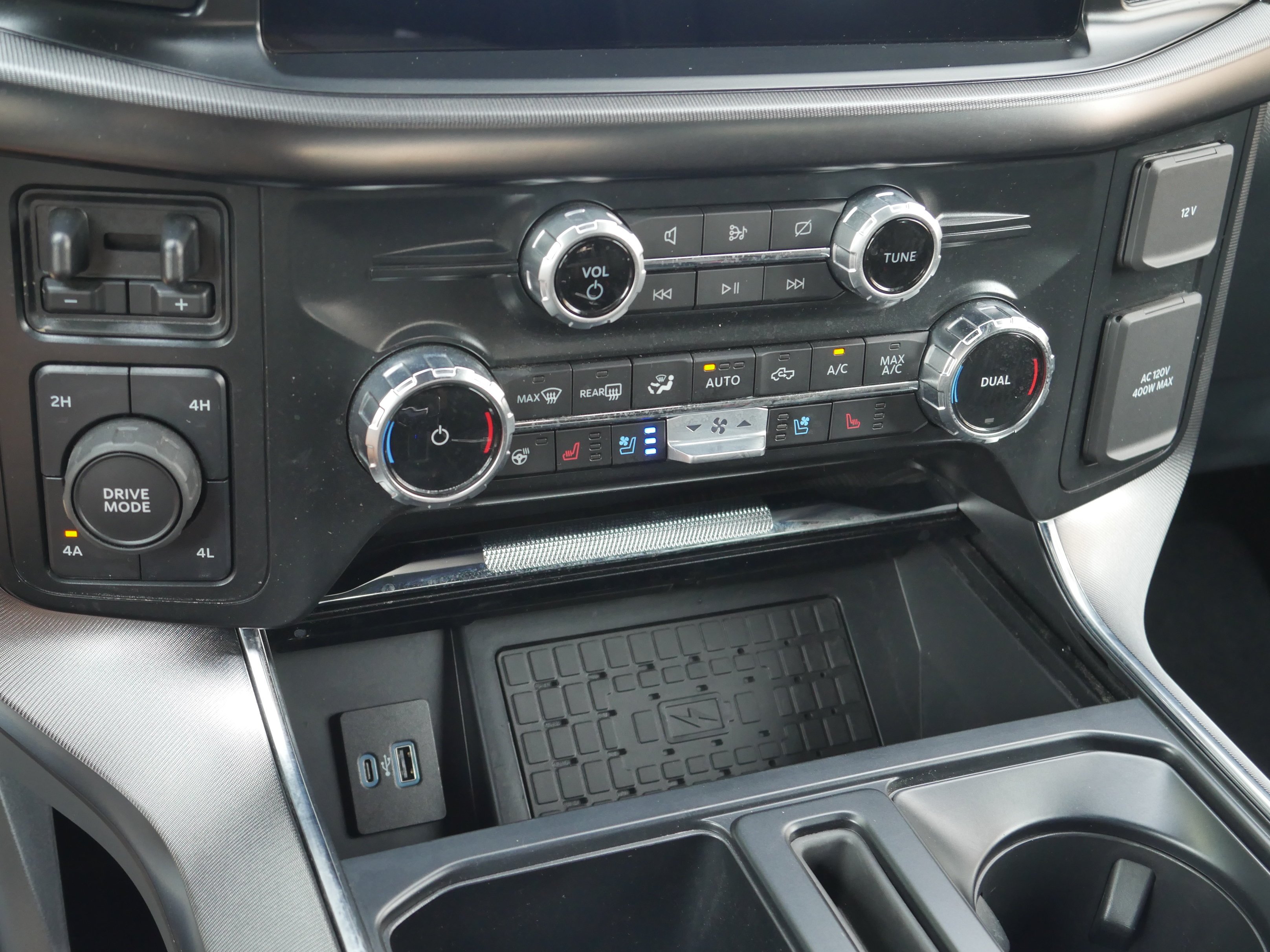 Used 2023 Star White Metallic Tri-Coat Ford Platinum image 16