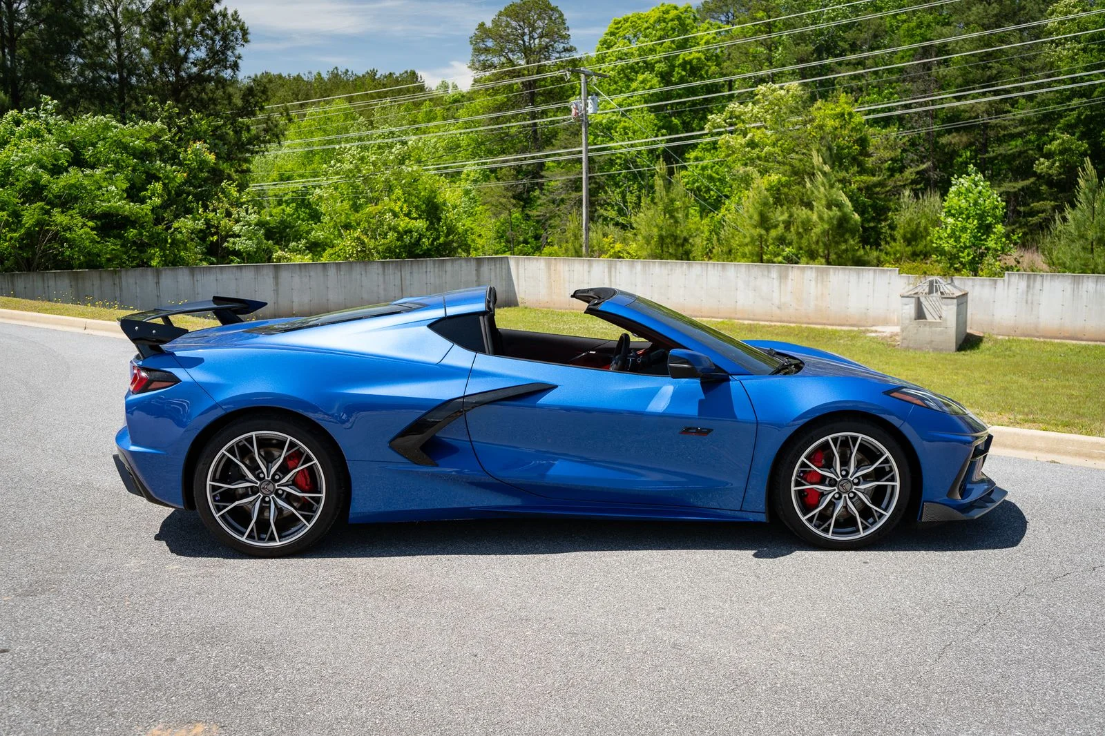 Used 2023 Blue Metallic Chevrolet Stingray image 23