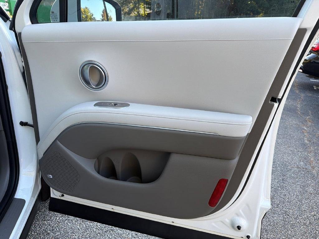 New 2026 White Hyundai SEL Premium FWD image 14