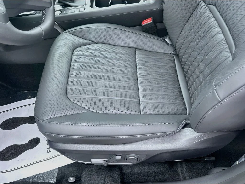 New 2027 Terrain Brown / Black Roof Kia X-Line image 18