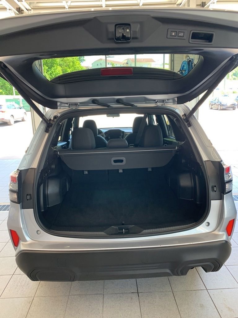 Used 2025 Silver Subaru Premium image 9
