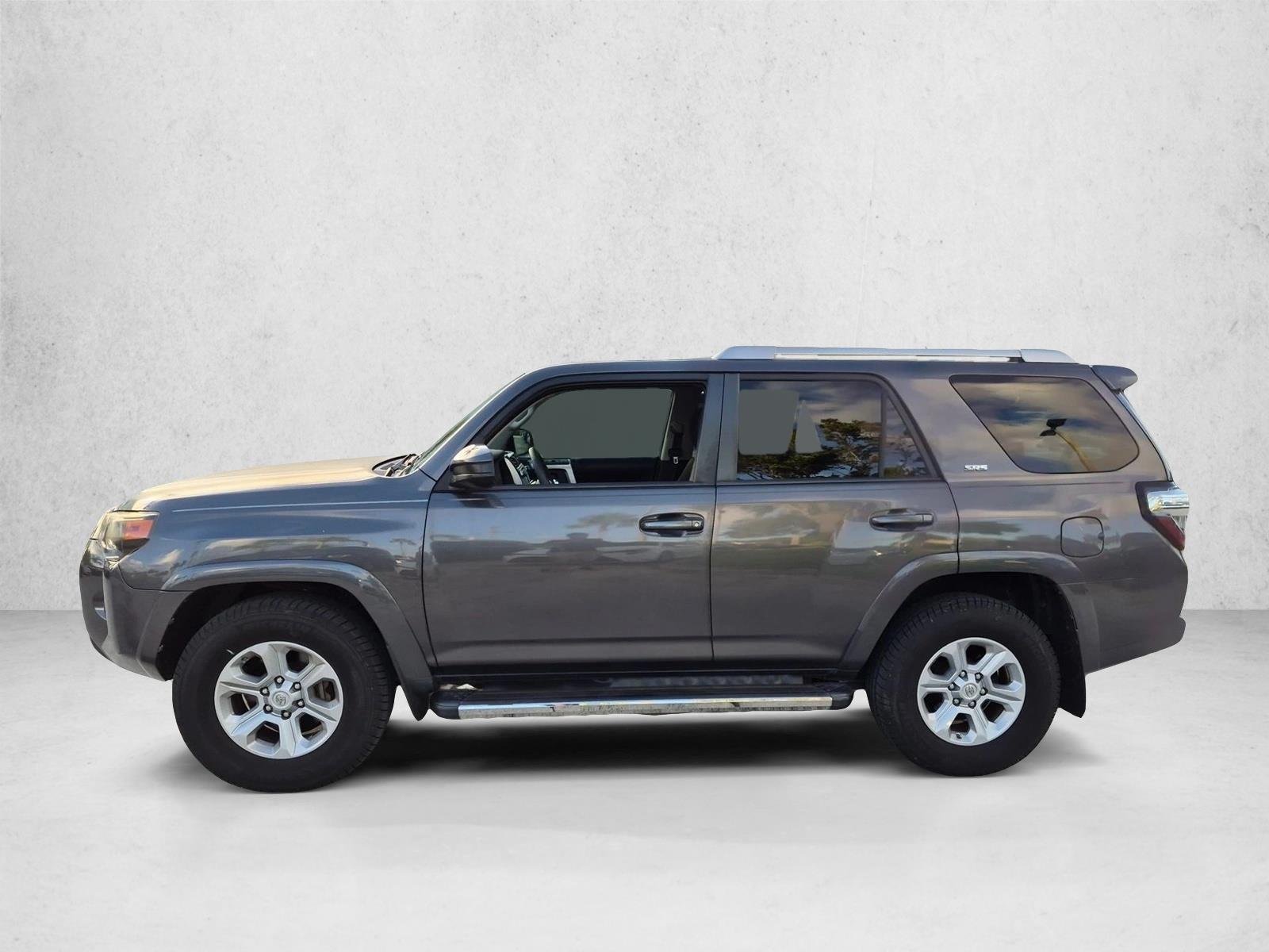Used 2018 Magnetic Gray Metallic Toyota SR5 image 5