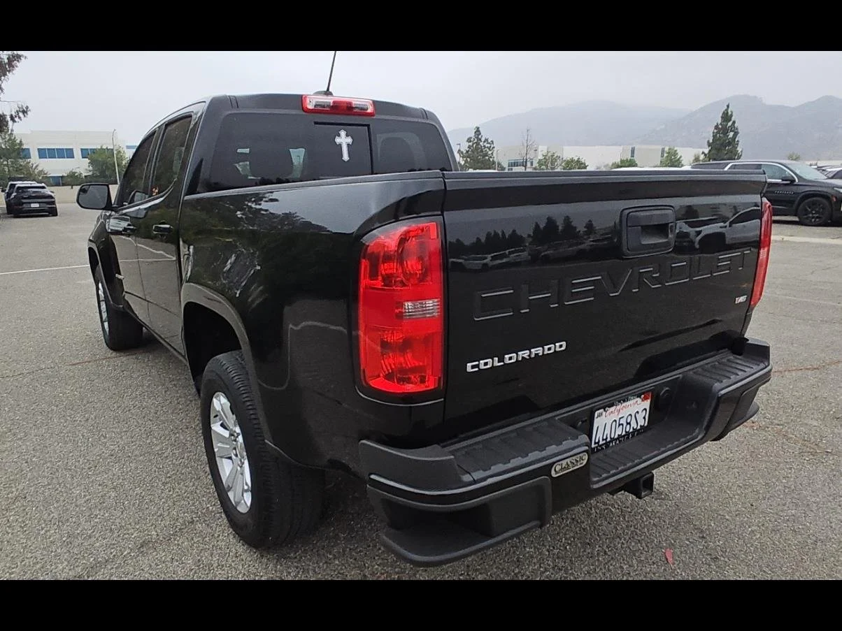 Used 2022 Black Chevrolet LT image 4