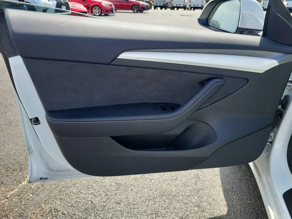 Used 2022 White Tesla RWD image 20