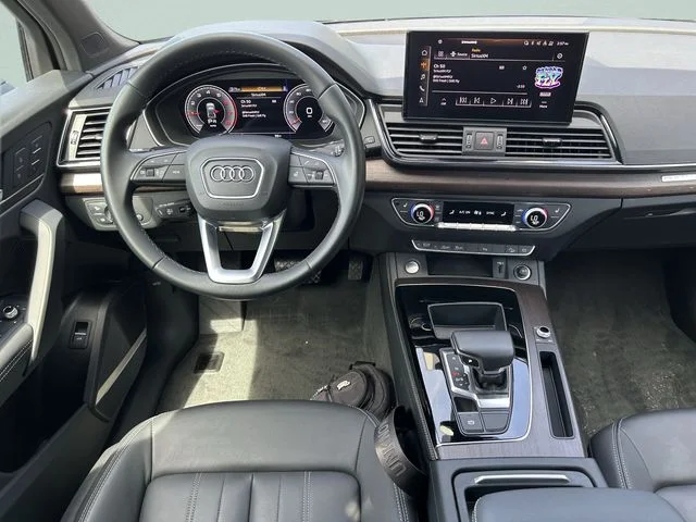 Used 2022  Audi 40 Premium Plus image 19