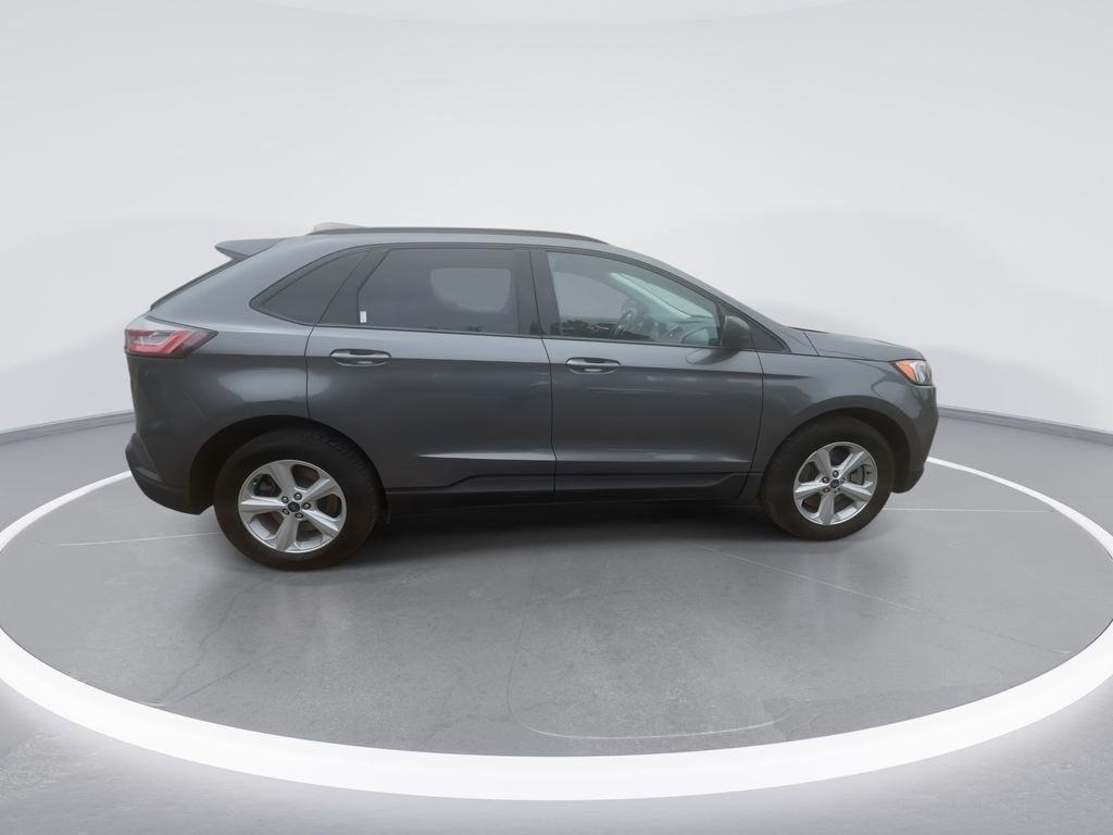 Used 2022 Gray Ford SE image 9