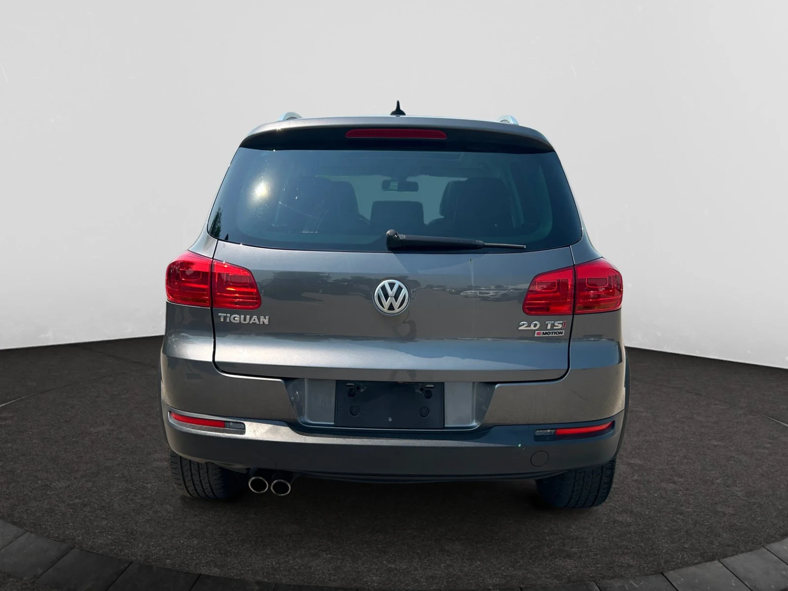 Used 2017 Silver Volkswagen Highline image 4