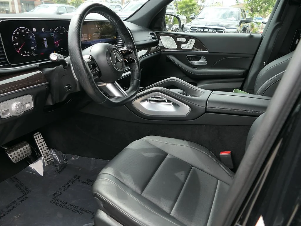 Used 2025 Black Mercedes-Benz GLS 450 image 10