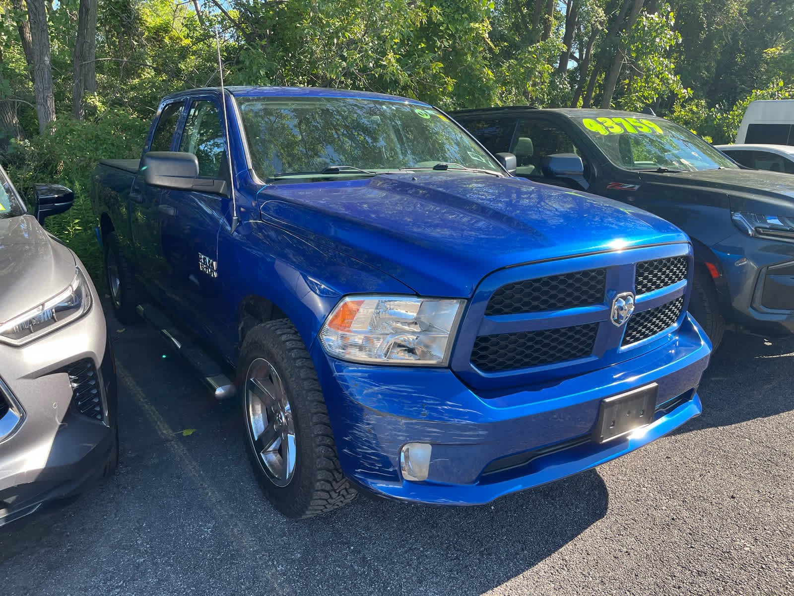 Used 2017 Blue Streak Pearlcoat Ram Express image 2
