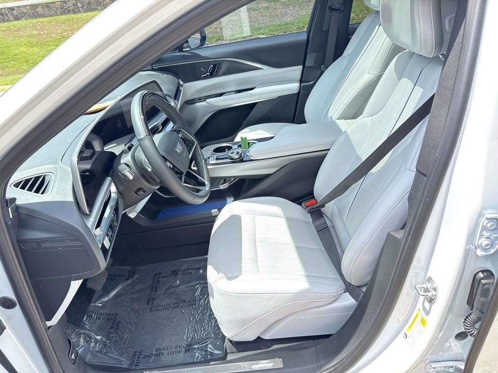 Certified Used 2024 Crystal White Tricoat Cadillac Sport 3 image 6