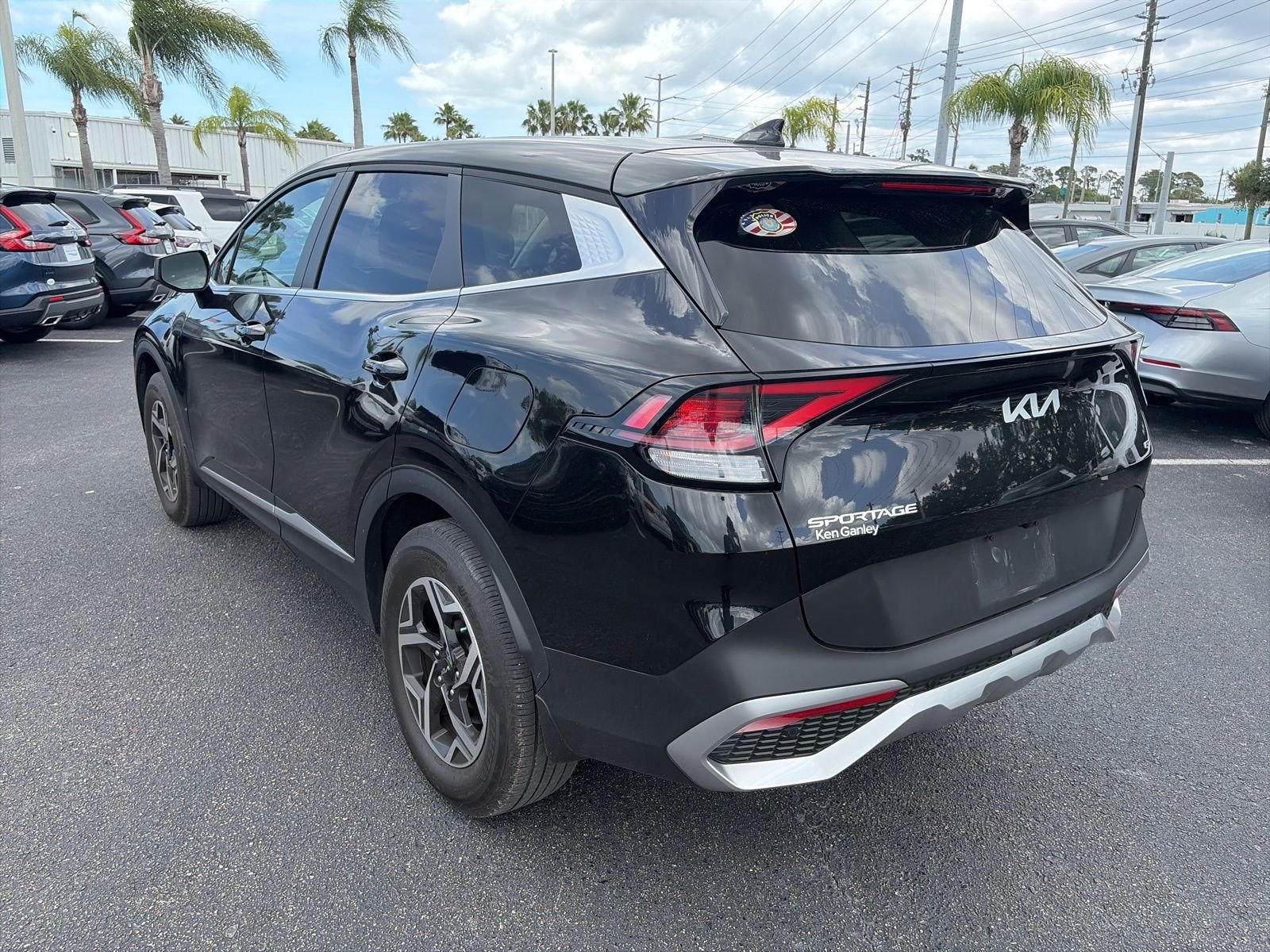 Used 2024 Black Kia LX image 5