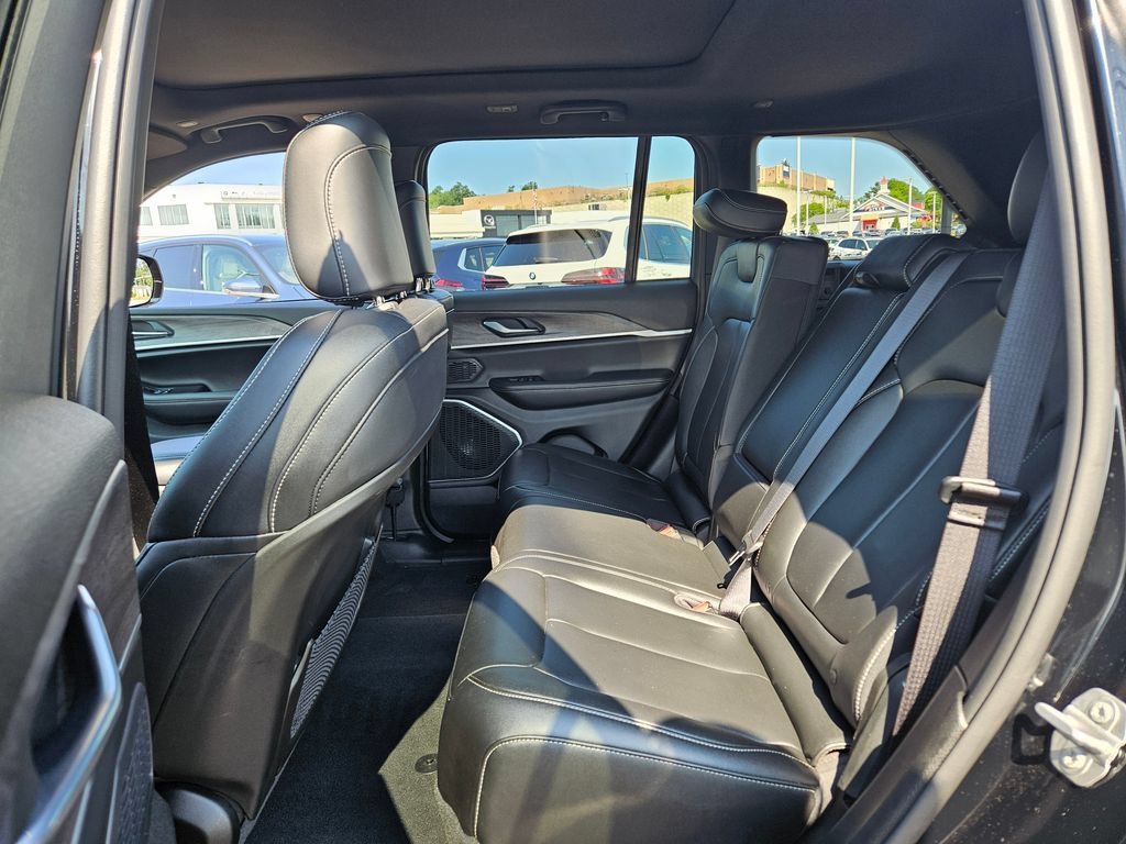 Used 2024 Black Jeep  image 11