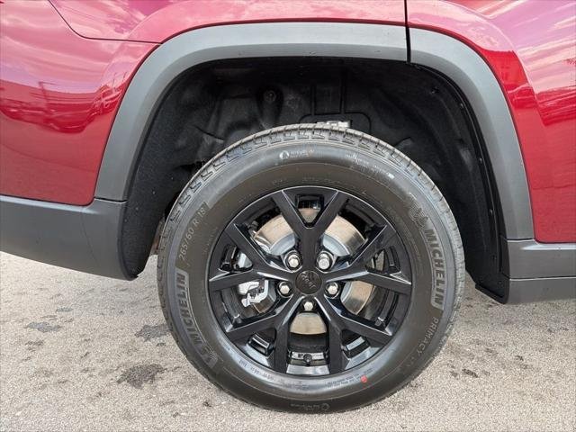 New 2026 Velvet Red Pearl-Coat Exterior Paint Jeep Laredo image 28