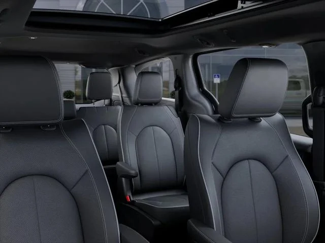 New 2027 Diamond Black Crystal Pearl-Coat Exterior Paint Chrysler Limited image 52