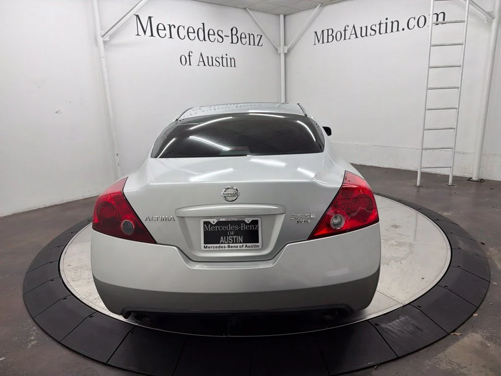 Used 2009 Silver Nissan 3.5 SE image 4
