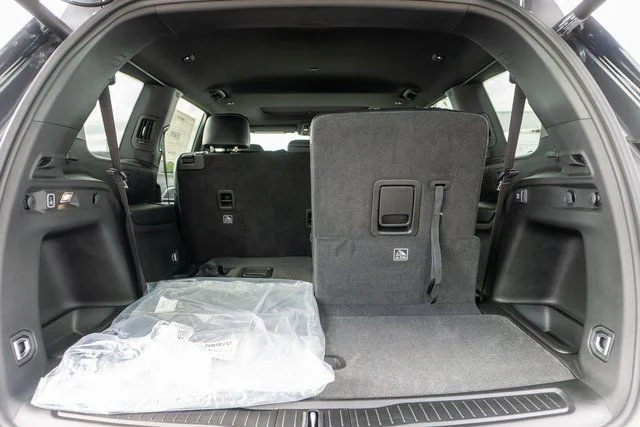 New 2026 Baltic Gray Metallic Clear-Coat Exterior Paint Jeep Altitude image 9