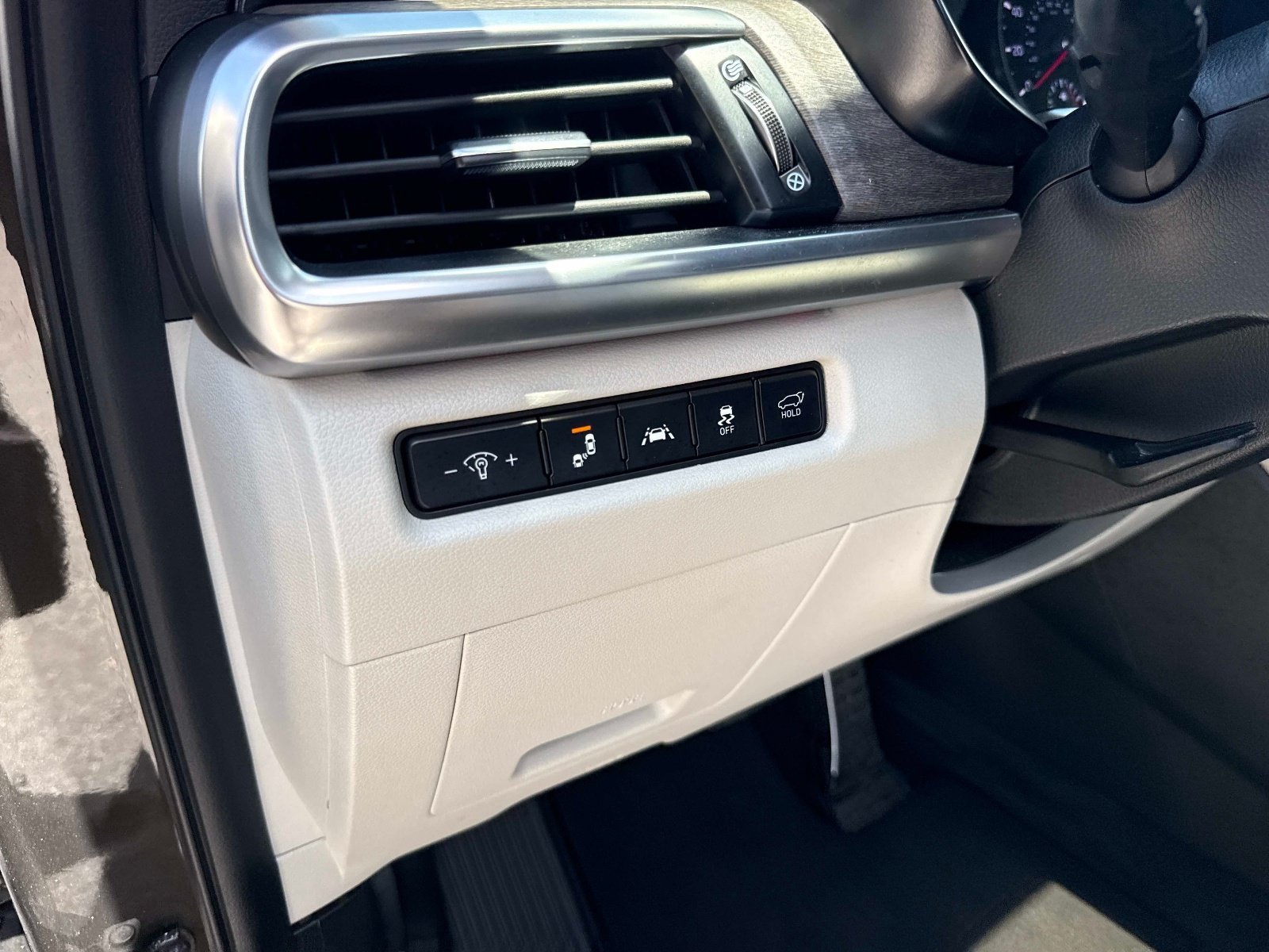 Used 2020 Dark Moss Kia SX image 20