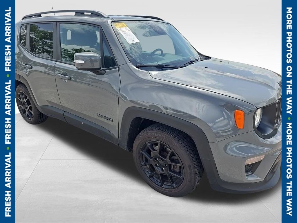 Used 2019 Gray Jeep Latitude image 1