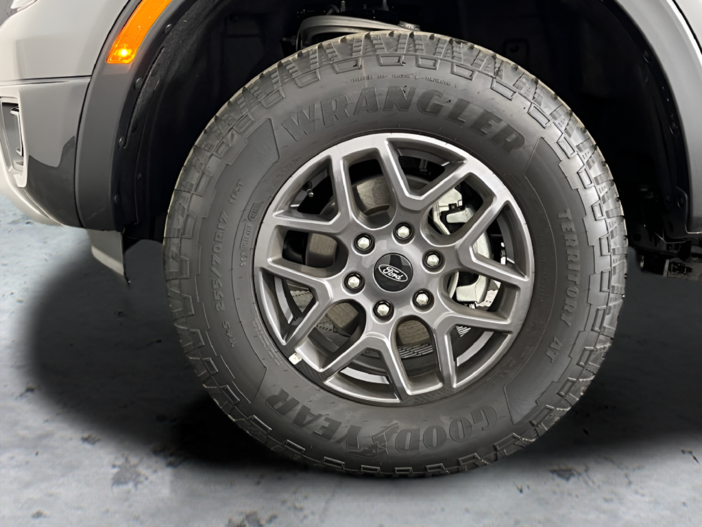 New 2026 Carbonized Gray Metallic Ford XLT image 19